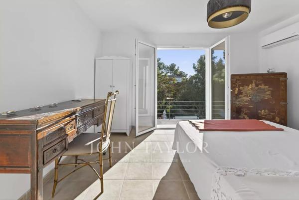 Villa familiale rénovée avec piscine à Sanary-sur-Mer, proche plages et port de Bandol