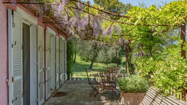 Domaine Provençal Authentique avec Oliveraie Centenaire – Grasse