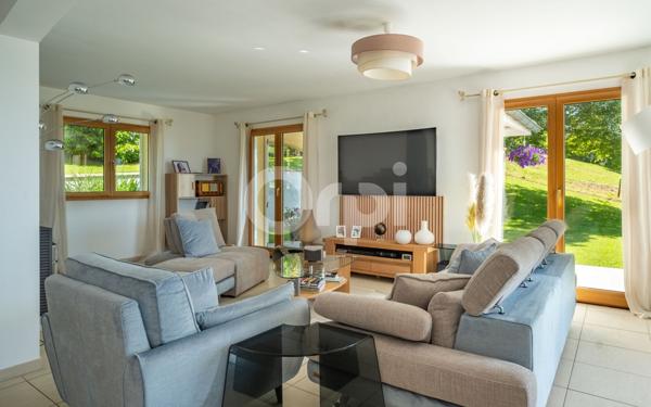 Maison à vendre    7 pièces • 220 m2 Cranves-Sales