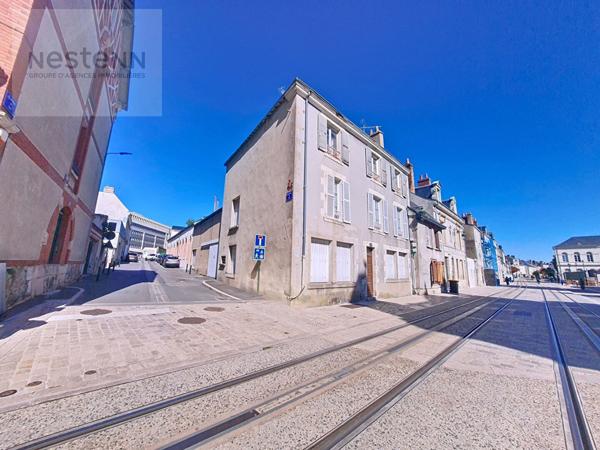 ORLEANS FUTURE FAC - Opportunité Rare - possible 370m2 habitables- PARKINGS - CAVE