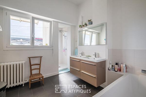 Maison bourgeoise de caractère au jardin ensoleillé