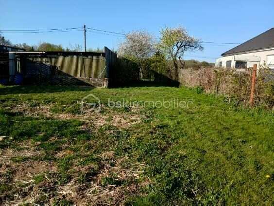 Terrain de 1 235 m²