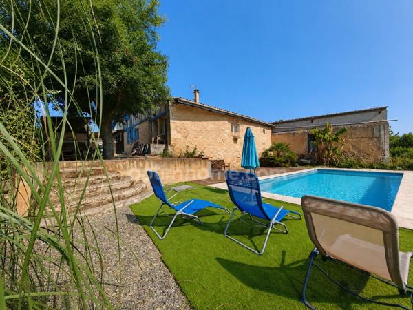 Maison de 1778 avec piscine hangar et appartement sur 10802m² terrain