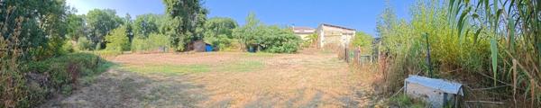 Maison de 1778 avec piscine hangar et appartement sur 10802m² terrain
