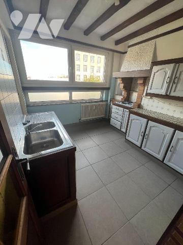 En exclusivité chez votre Notaire, appartement en plein centre ville de Dunkerque (59140) au 3è...