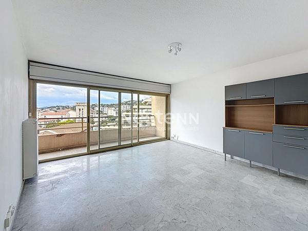 Appartement Cannes La Bocca 2 pièces, garage et cave.