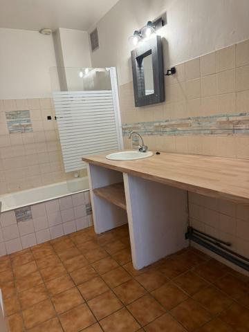 Appartement LA CRAU 3 pièce(s) 70 m2