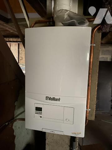 PROCHE CENTRE-VILLE VIRE PAVILLON SUR SOUS SOL A RENOVER