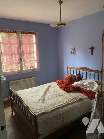 PROCHE CENTRE-VILLE VIRE PAVILLON SUR SOUS SOL A RENOVER