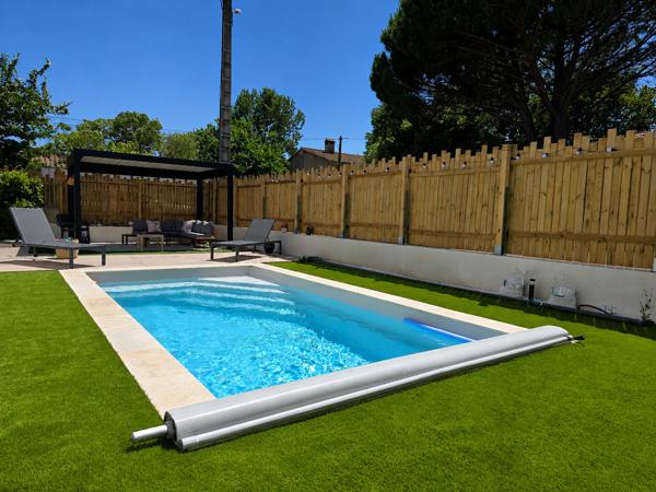 Plain-pied avec piscine chauffée, sans vis-à-vis et proche commodités