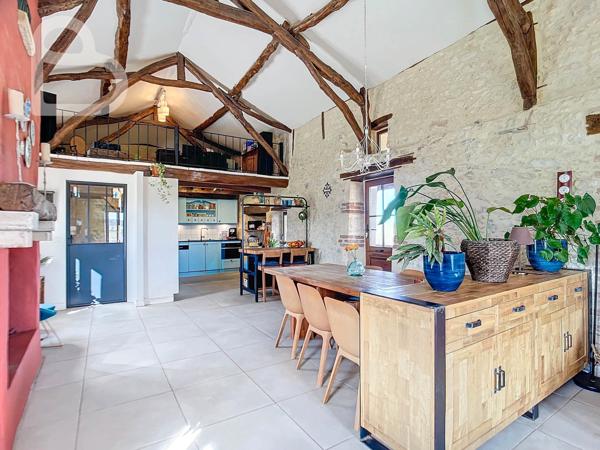 Mauroux (46700) Belle Maison en Pierres Rénovée avec Grange