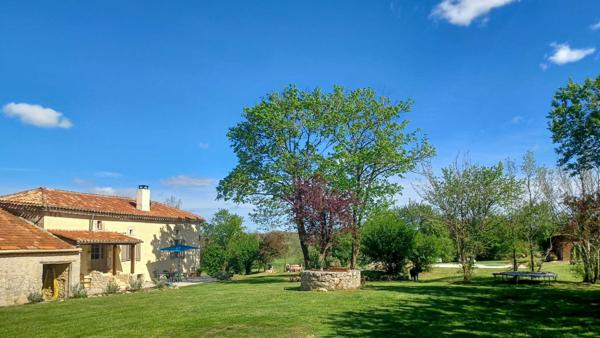Mauroux (46700) Belle Maison en Pierres Rénovée avec Grange