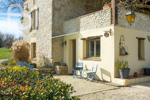 Mauroux (46700) Belle Maison en Pierres Rénovée avec Grange