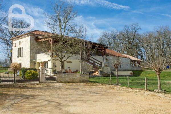 Mauroux (46700) Belle Maison en Pierres Rénovée avec Grange