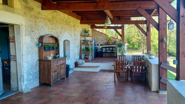 Mauroux (46700) Belle Maison en Pierres Rénovée avec Grange