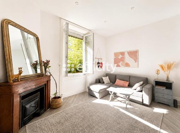Appartement
         2 pièces
        - 36 m² 195 000 € *
