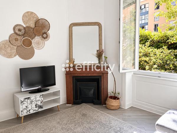 Appartement
         2 pièces
        - 36 m² 195 000 € *