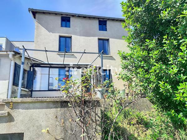 Maison
         4 pièces
        - 110 m² Exclusivité 259 000 € *