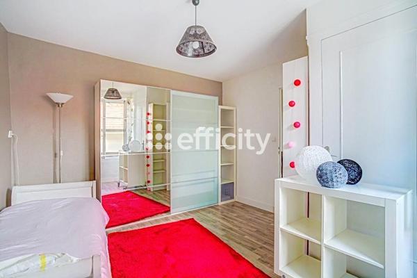 Maison
         4 pièces
        - 110 m² Exclusivité 259 000 € *
