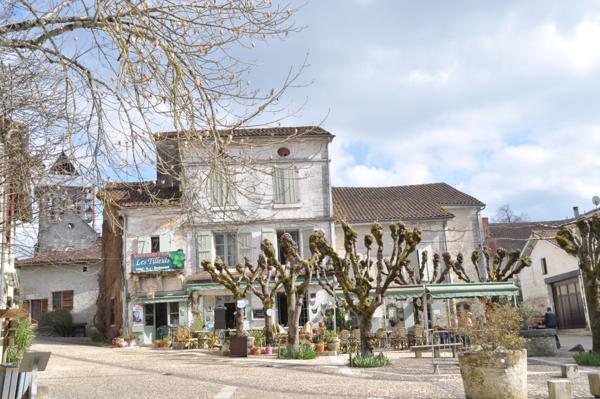 Commerce à vendre à Bourdeilles (24310) - Dordogne