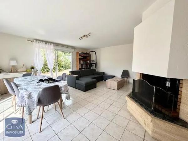 Maison à louer 4 pièces 94.82m² Saumur (49400)
