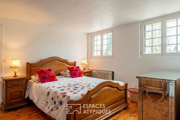 Authentique demeure avec toit cathédrale en bord de Seine