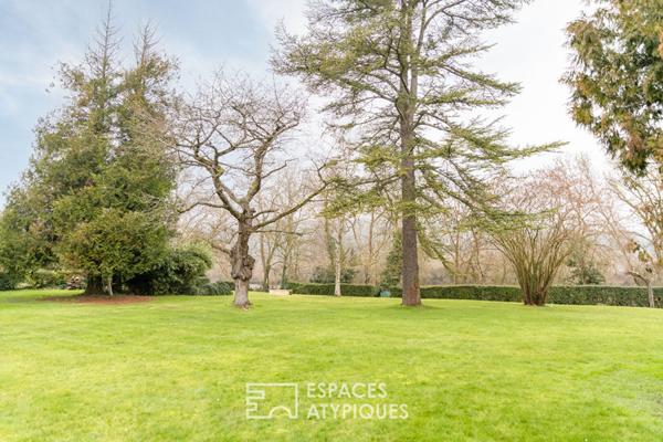 Authentique demeure avec toit cathédrale en bord de Seine