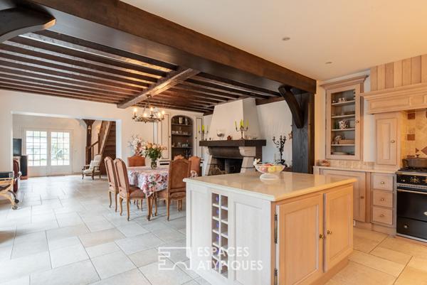 Authentique demeure avec toit cathédrale en bord de Seine