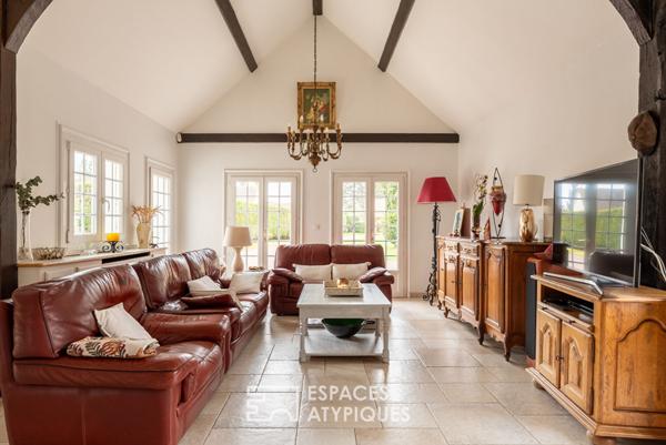 Authentique demeure avec toit cathédrale en bord de Seine