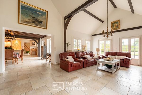 Authentique demeure avec toit cathédrale en bord de Seine