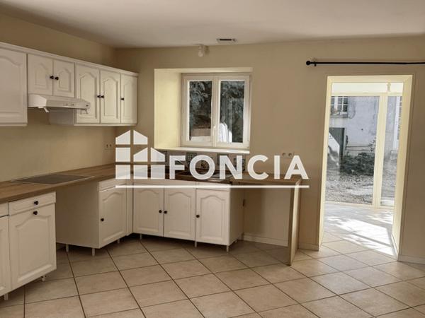 Location Maison 2 pièces 60.4 m² - TILLOUX Bourg Charente 16200
