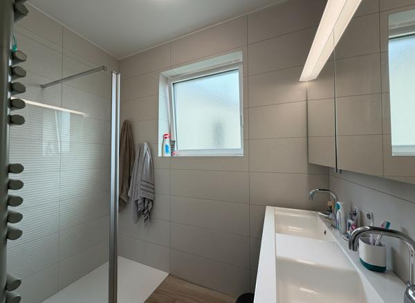 A vendre, à Périgueux quartier Vésone MAISON  de ville type 7 avec garage et petit jardin