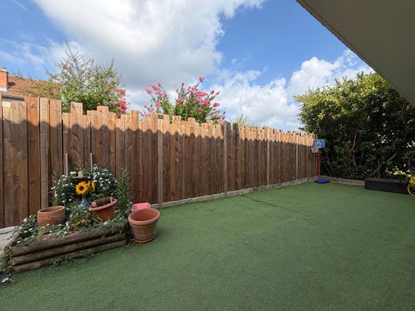 A vendre, à Périgueux quartier Vésone MAISON  de ville type 7 avec garage et petit jardin