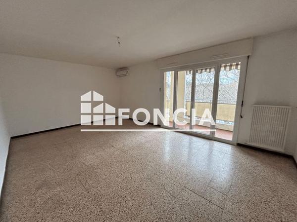 Location Appartement 4 pièces 90.4 m² - 5 PLACE PIERRE BOULOT Bagnols Sur Ceze 30200