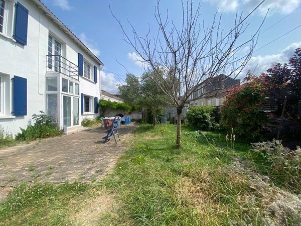 Maison familiale 3 chambres, jardin, garage, proche centre ville