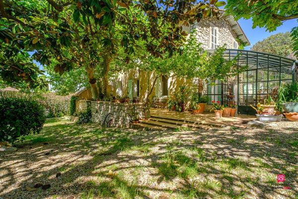 Maison 10 pièce(s) 330 m2 avec terrain 4000 m² et Piscine