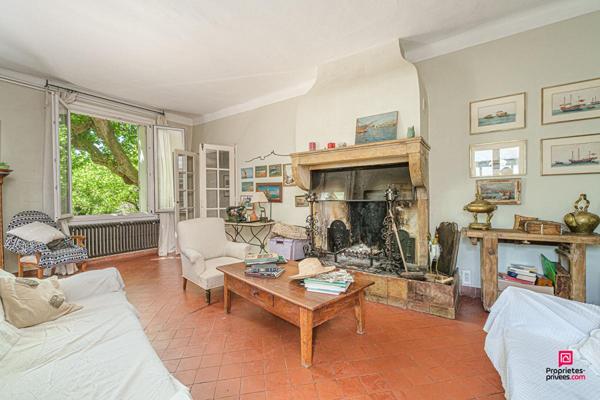 Maison 10 pièce(s) 330 m2 avec terrain 4000 m² et Piscine