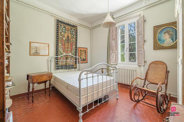 Maison 10 pièce(s) 330 m2 avec terrain 4000 m² et Piscine