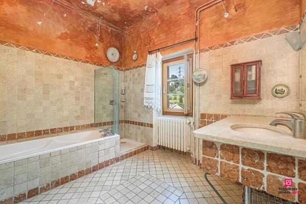 Maison 10 pièce(s) 330 m2 avec terrain 4000 m² et Piscine