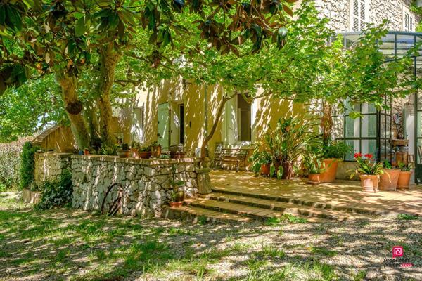 Maison 10 pièce(s) 330 m2 avec terrain 4000 m² et Piscine