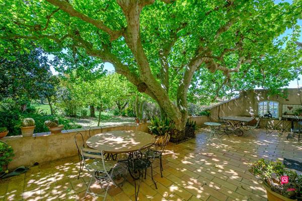 Maison 10 pièce(s) 330 m2 avec terrain 4000 m² et Piscine