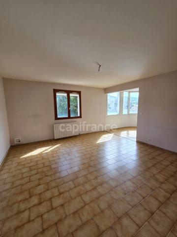 APPARTEMENT T3 PROCHE TOUS COMMERCES