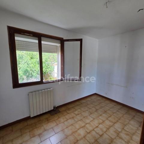 APPARTEMENT T3 PROCHE TOUS COMMERCES
