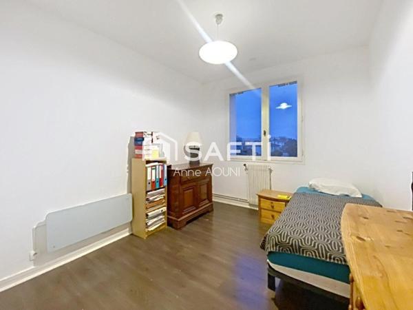 Appartement de 91 m²  : 5 pièce(s) / 3 chambres