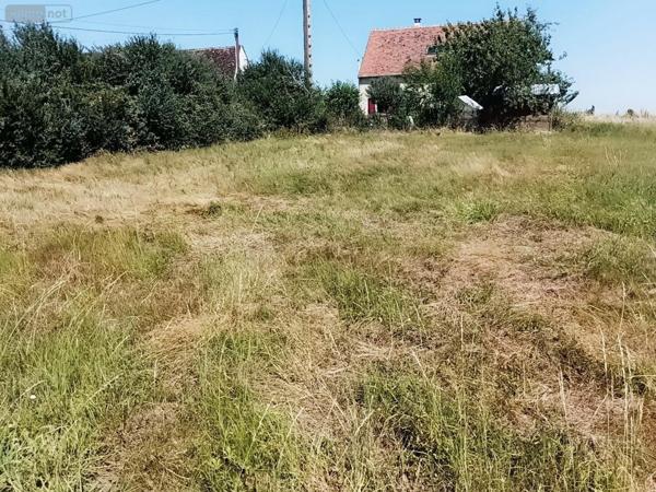 Terrain à Batir à vendre à Saint-Amand-Longpré dans le Loir-et-Cher (41310), ref : 072/1800   
LONGPRE