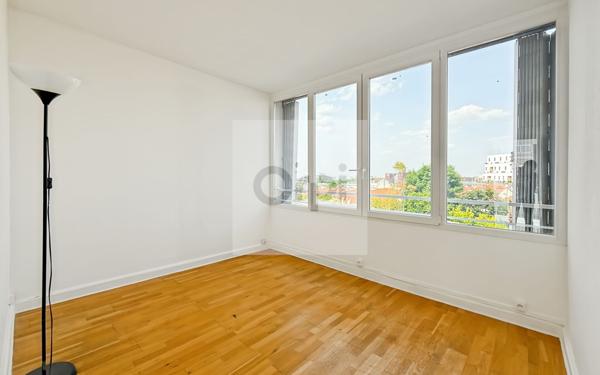Appartement à vendre    3 pièces • 54,18 m2 Romainville