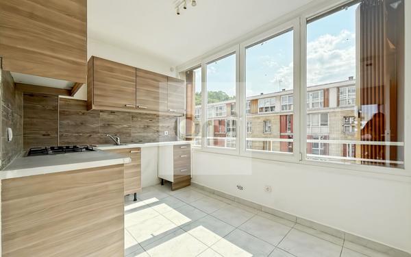 Appartement à vendre    3 pièces • 54,18 m2 Romainville