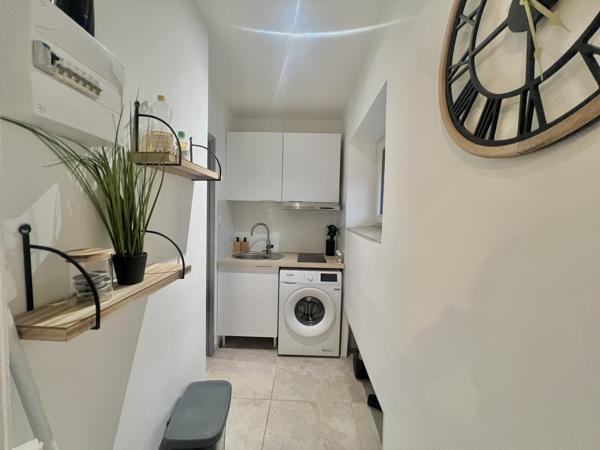 Nîmes (30000) Nîmes Centre - Gare - Studio dans immeuble de charme