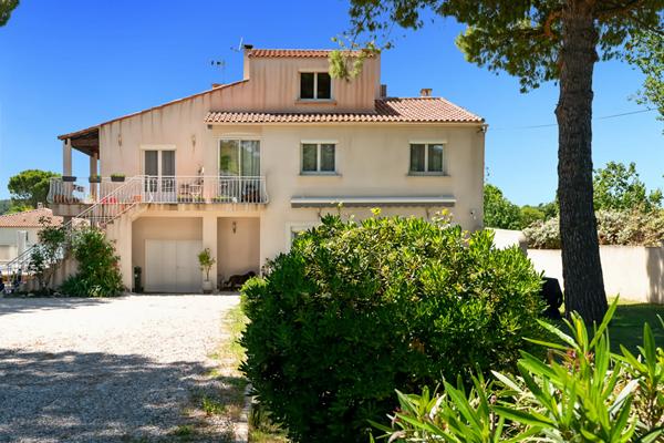 Maison Bouc Bel Air 7 pièces 192 m² sur une parcelle de terrain de 1470 m²