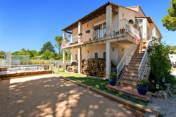 Maison Bouc Bel Air 7 pièces 192 m² sur une parcelle de terrain de 1470 m²